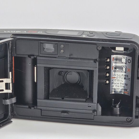 Yashica T4D 35mm Point & Shoot Camera Carl Zeiss Tessar 35mm f3.5 - Picture 9 of 9